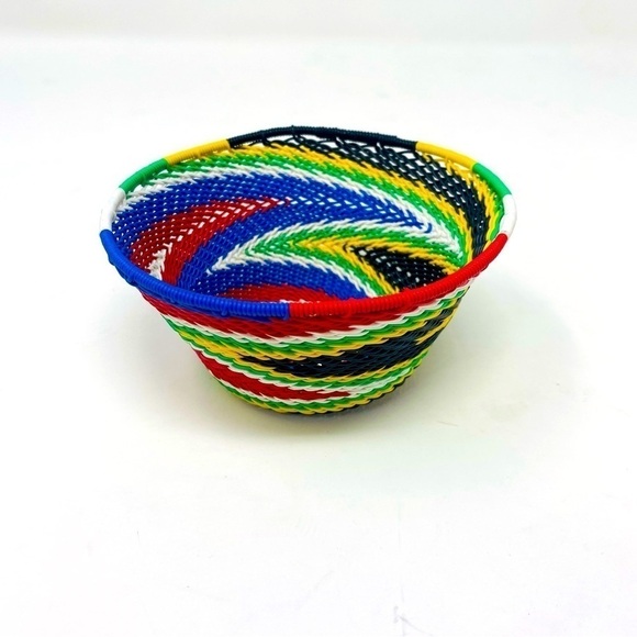 Handwoven Colorful Zulu Telephone Wire Bowl 4.5” X 2.5” - Picture 5 of 5